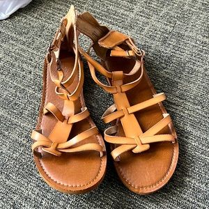 Universal Thread Sandal Size 9